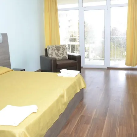 Готель Pomorie Sun
